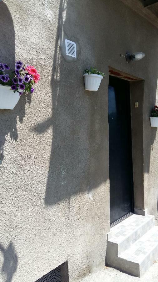 Apartment Albatross Тбилиси Экстерьер фото